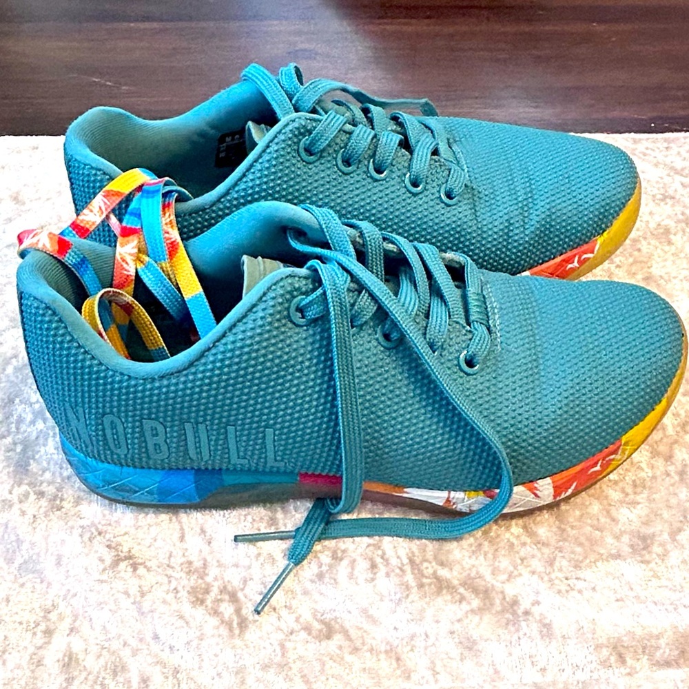 Women's NOBULL sunrise trainers size 8.5 - Lagoon